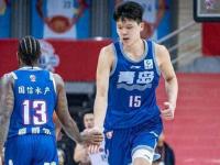 半岛体育全站-杨瀚森对比NBA和CBA身体对抗：这边比较文明
