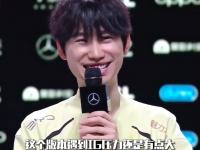 半岛体育全站-LPL第三阶段：EDG零封NIP，Doinb头发白染了