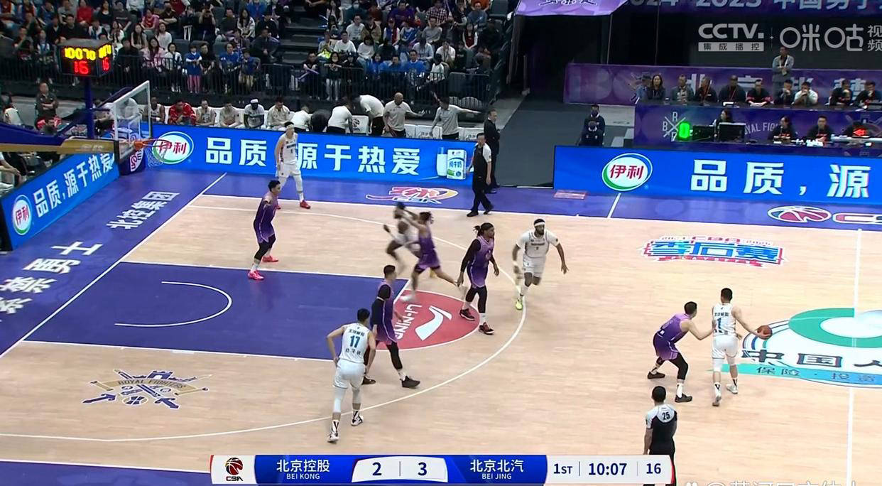 中国篮球联赛近期的激烈角逐