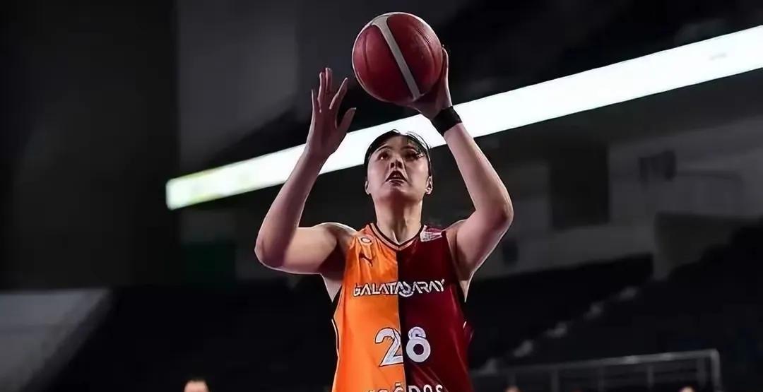 李月汝砍赛季新高11分9篮板！WNBA飞翼擒太阳(李月汝比赛视频)