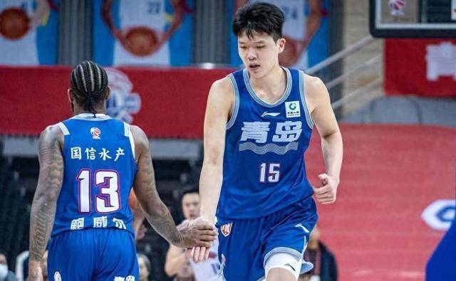 杨瀚森对比NBA和CBA身体对抗：这边比较文明