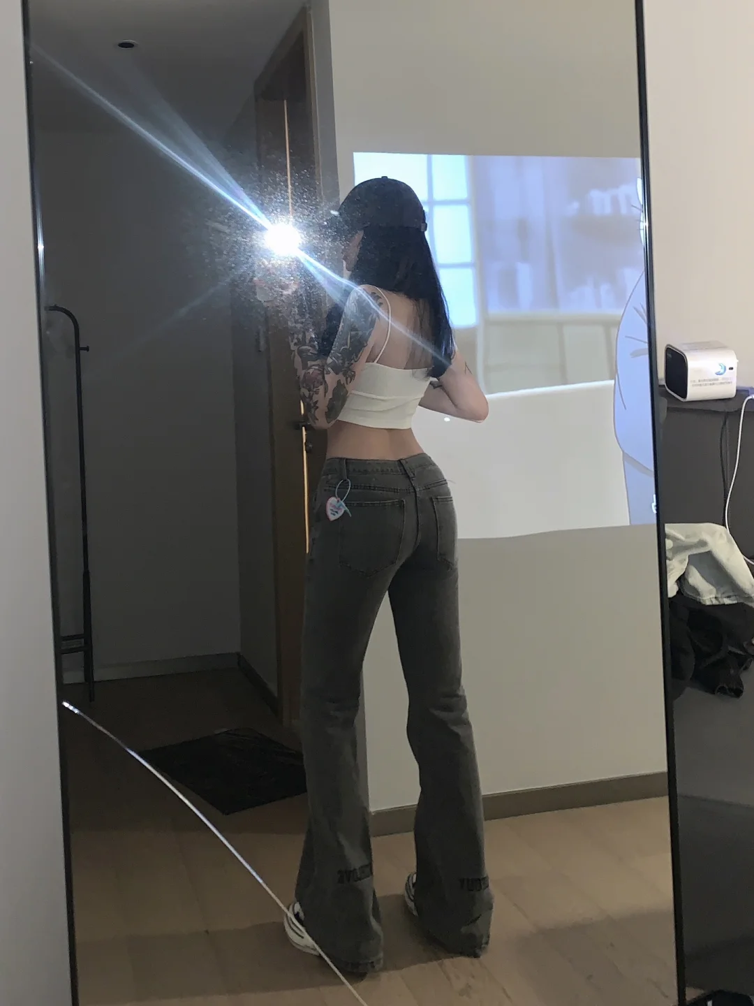 关于罗德里戈女友秀大花臂，这身材如何？的信息