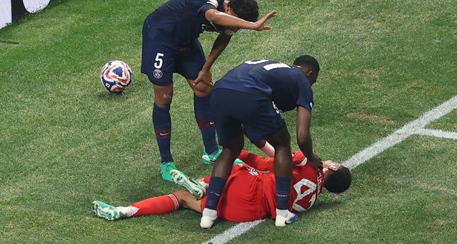 世俱杯-穆西亚拉重伤9人巴黎2-0拜仁进4强
