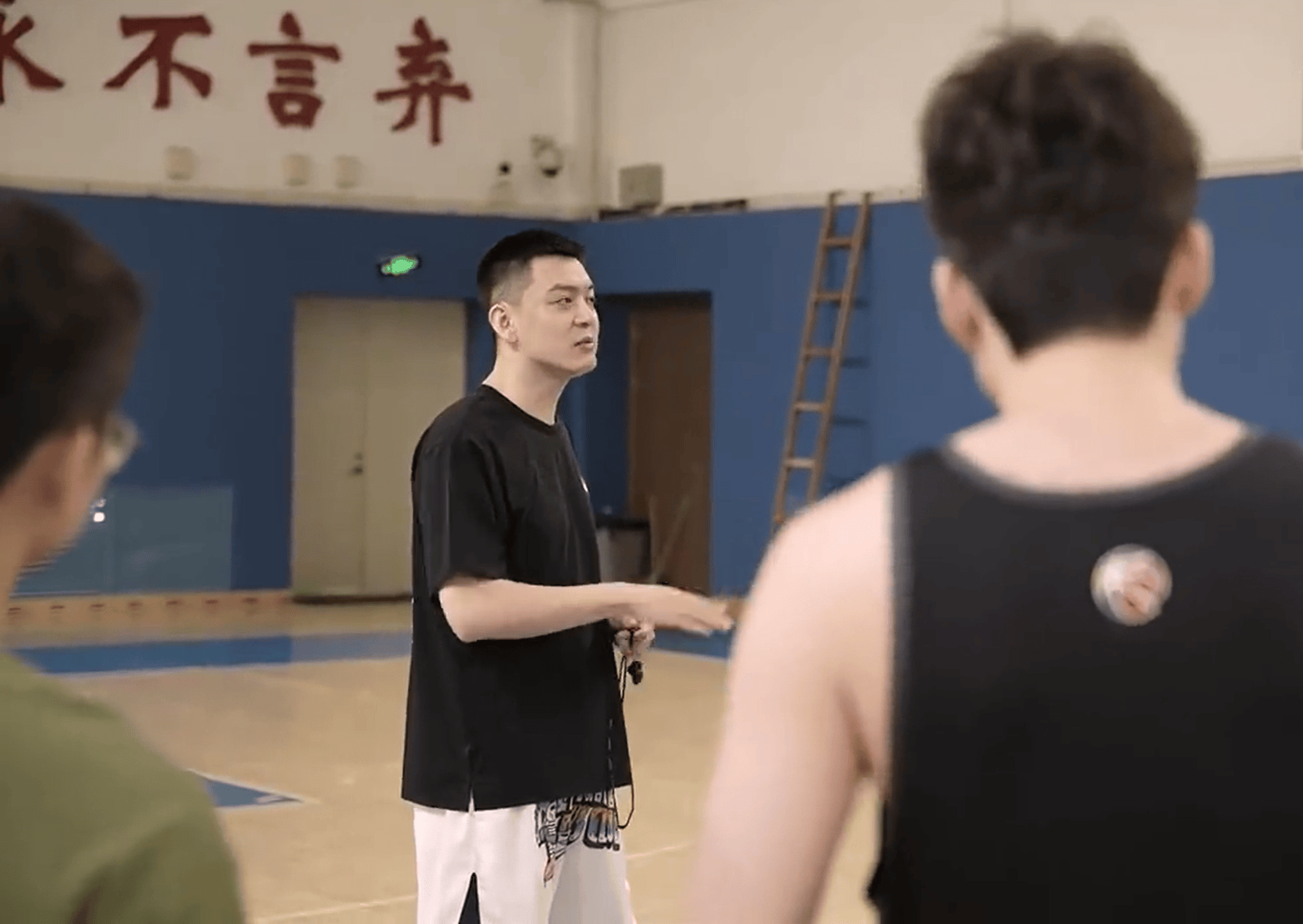 反转来得太突然！辽篮真的已经在和克里斯谈合同，杨鸣是真大度啊